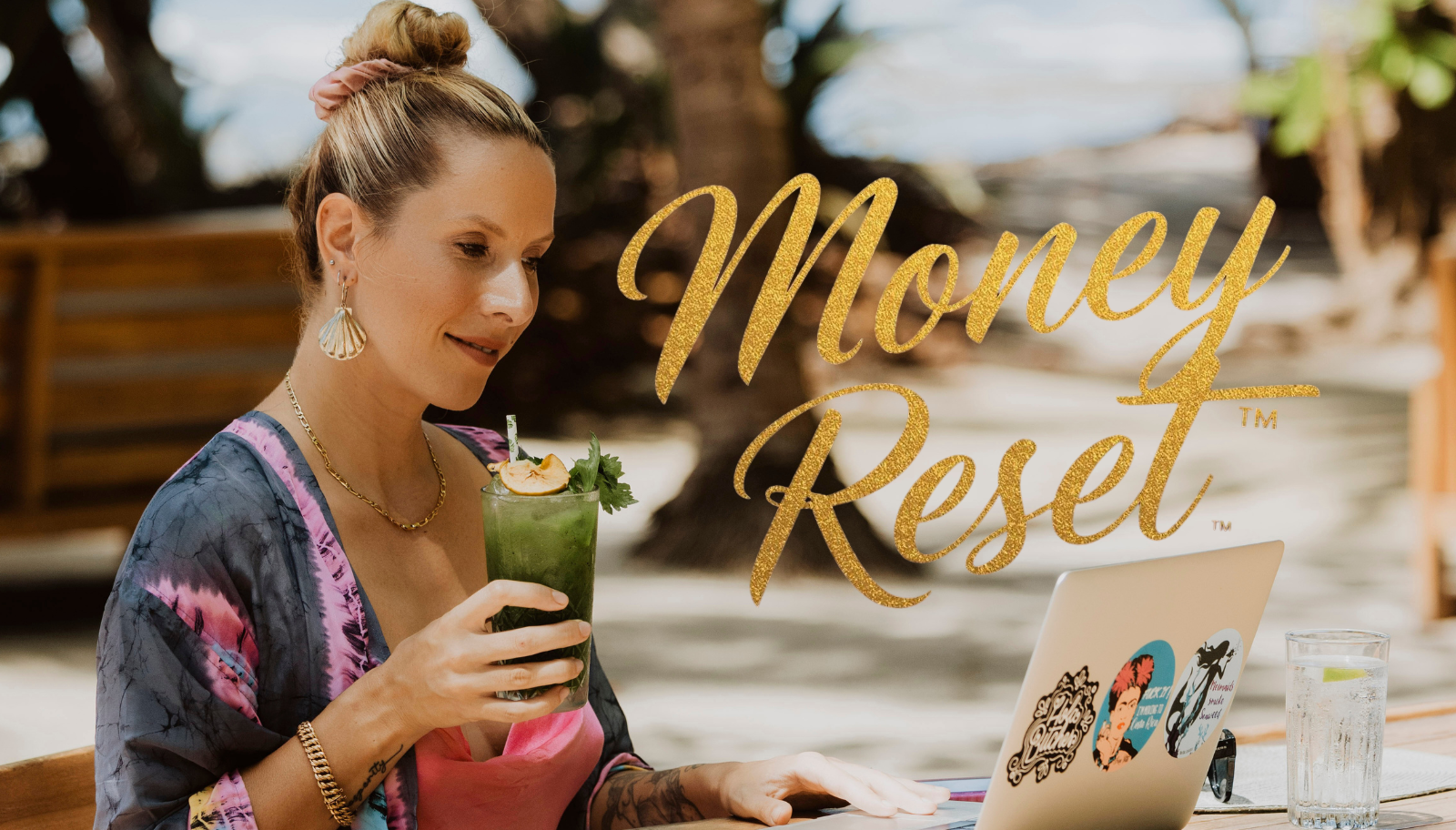 MONEY RESET™ est un accélérateur d’abondance financière.<br />
Une édition d’été pour libérer les blocages conscients et inconscients qui freinent la circulation de l’argent dans ta vie.